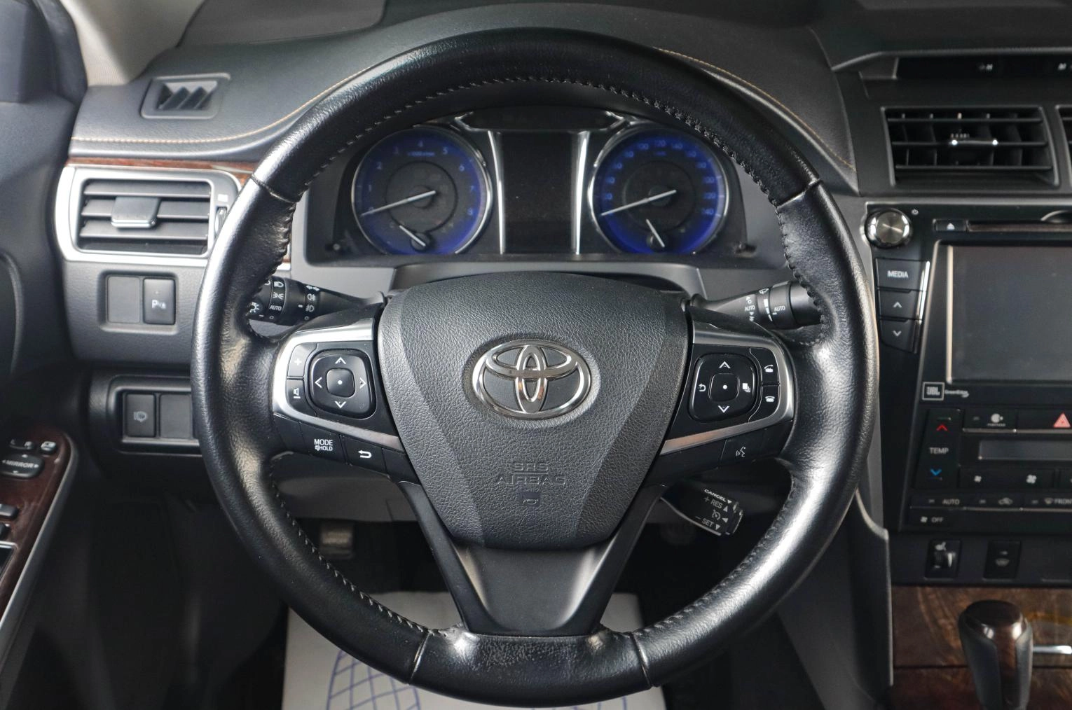 Toyota Camry 14 из 22