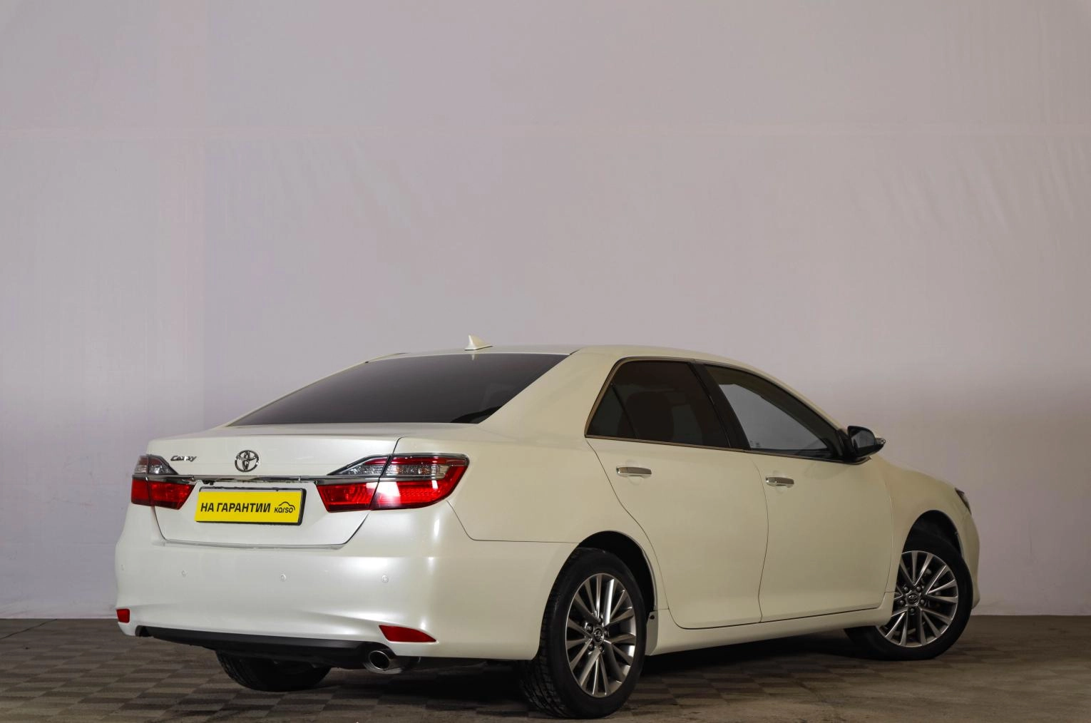 Toyota Camry 4 из 22