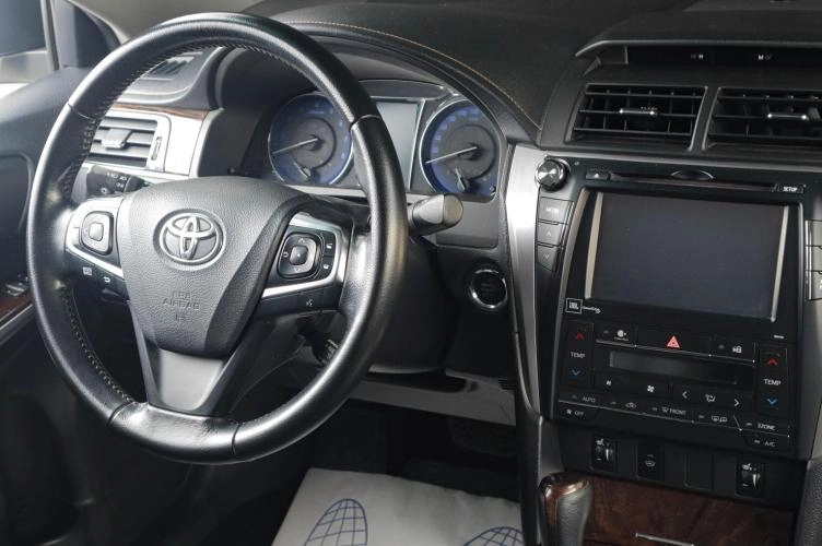 Toyota Camry 11 из 22
