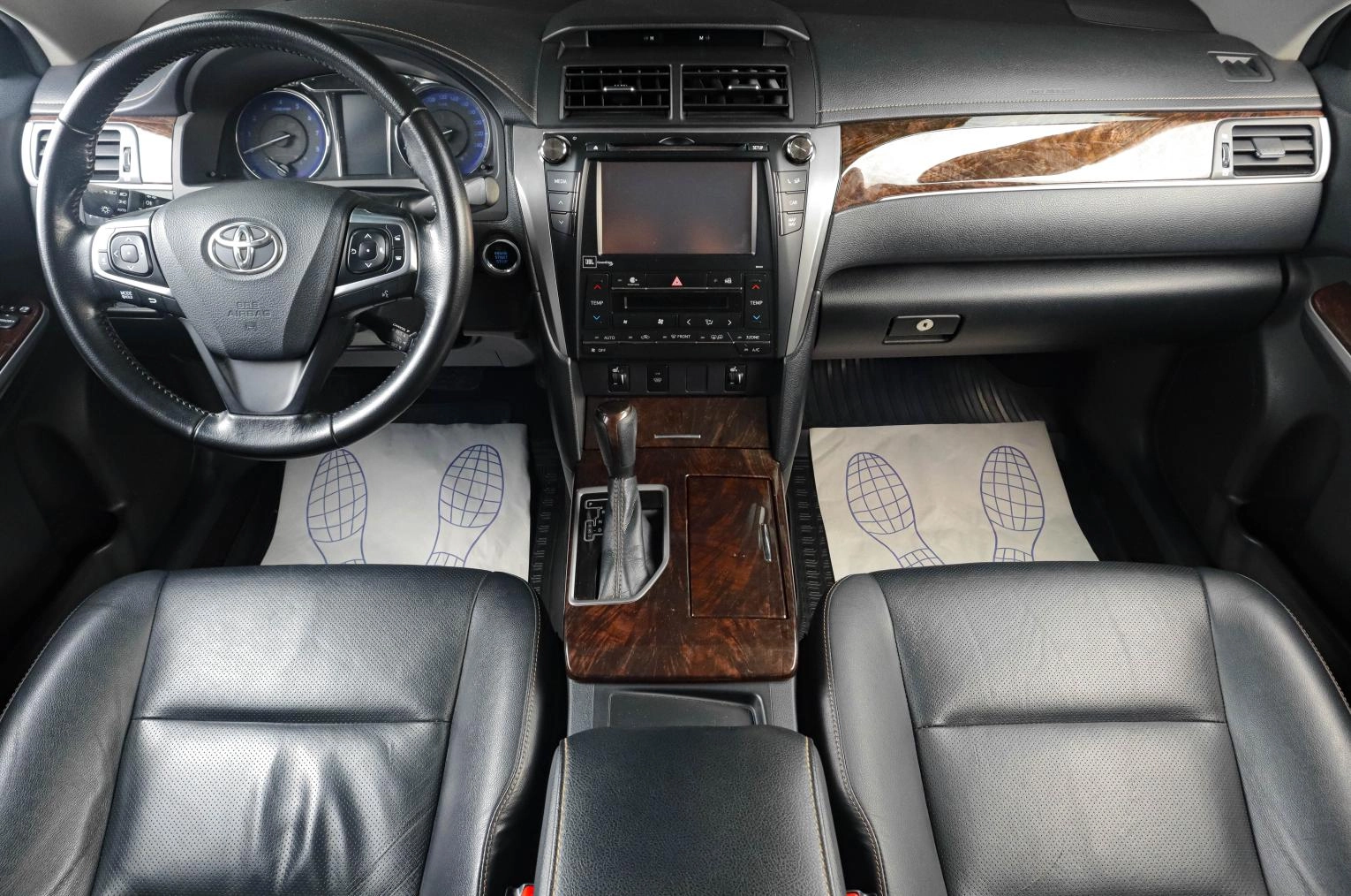 Toyota Camry 12 из 22