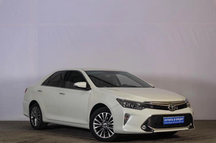 Toyota Camry 1 из 5
