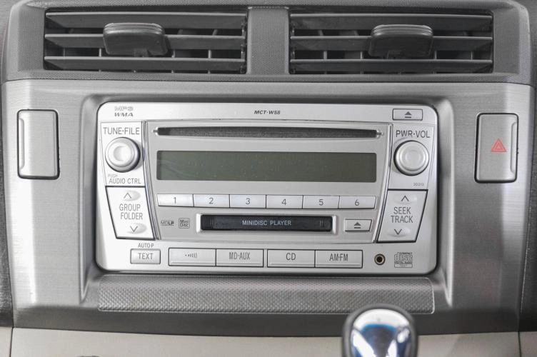 Toyota Passo Sette 17 из 19