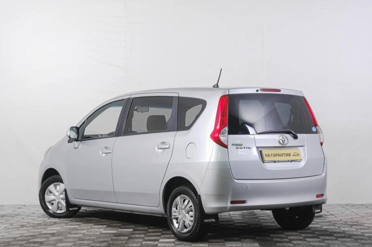 Toyota Passo Sette 4 из 19