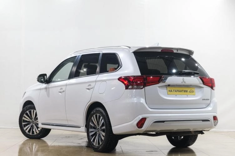 Mitsubishi Outlander 4 из 5