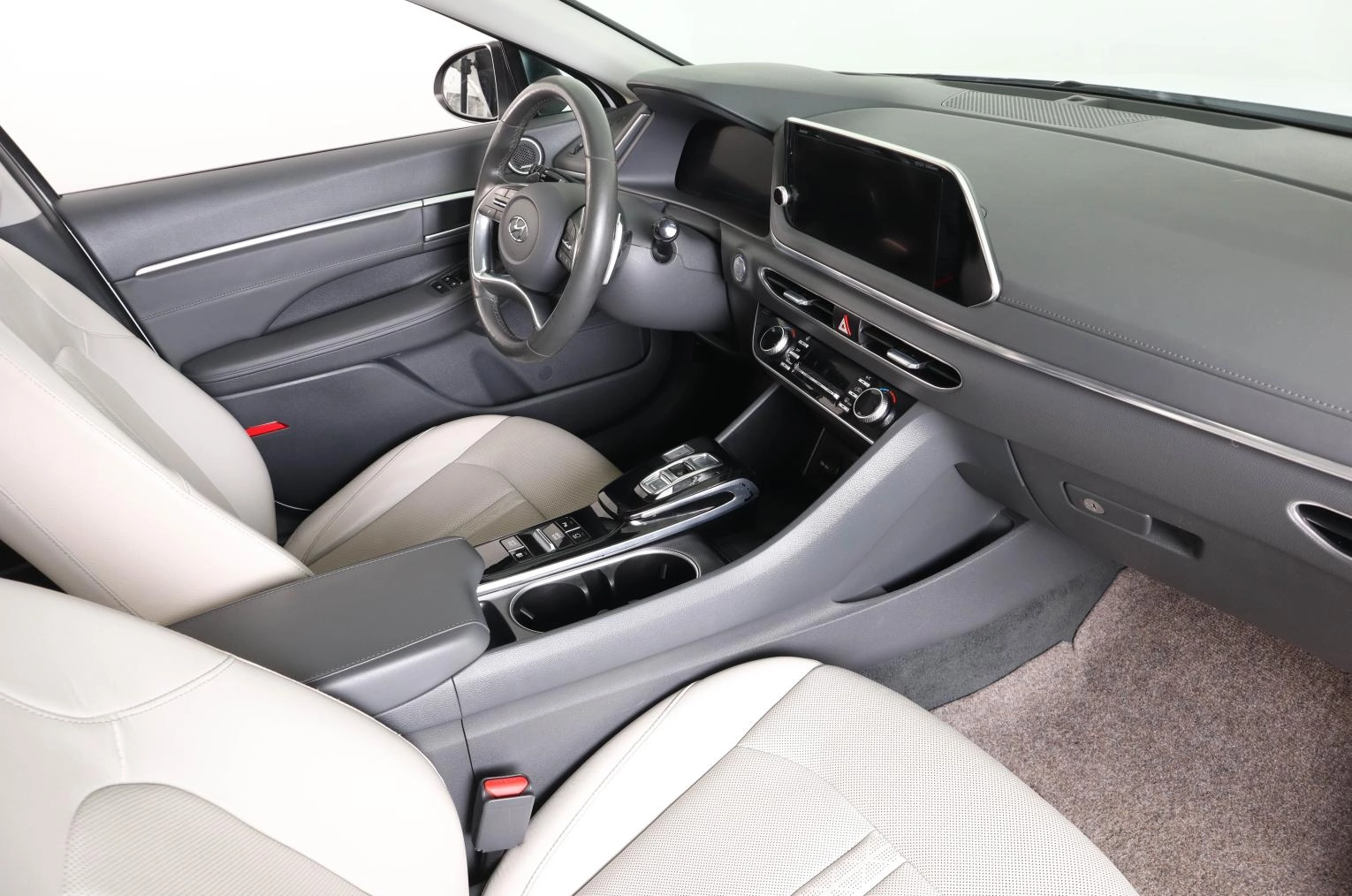 Hyundai Sonata 14 из 30