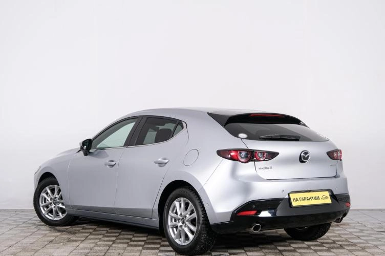 Mazda 3 4 из 6