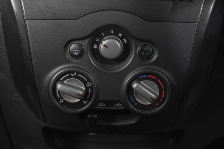 Nissan Note 19 из 22