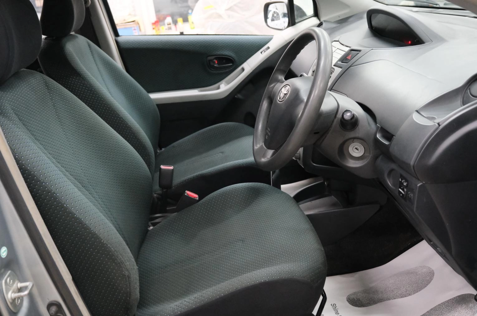 Toyota Vitz 7 из 21