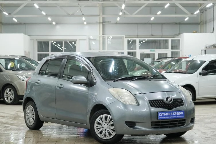 Toyota Vitz 1 из 5