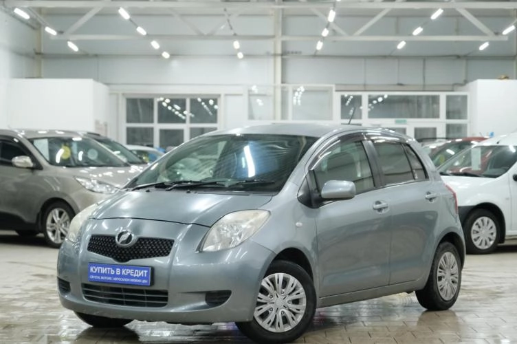 Toyota Vitz 3 из 5
