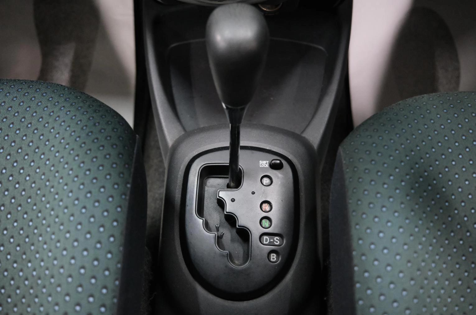 Toyota Vitz 15 из 21
