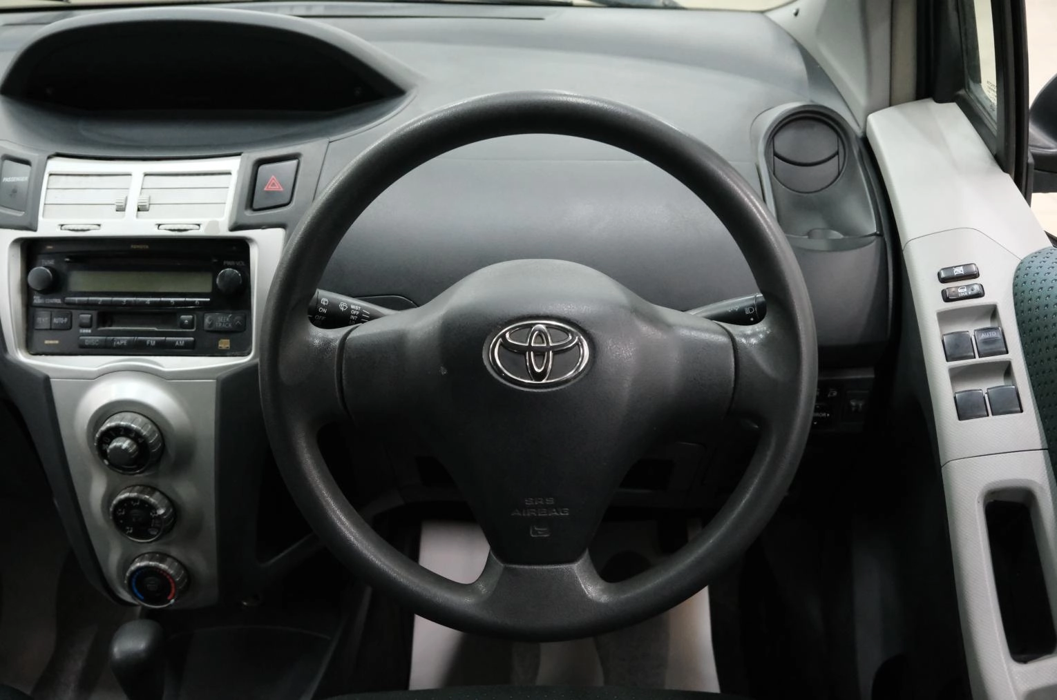Toyota Vitz 11 из 21