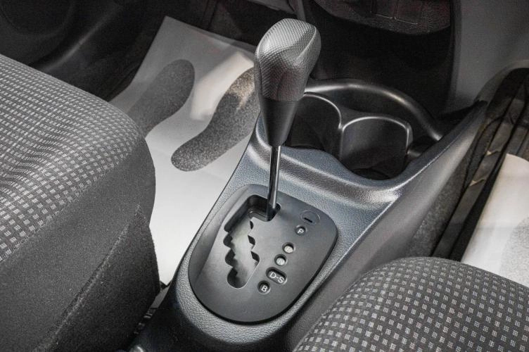 Toyota Vitz 19 из 25