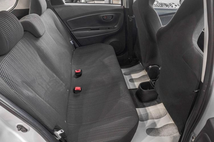 Toyota Vitz 24 из 25