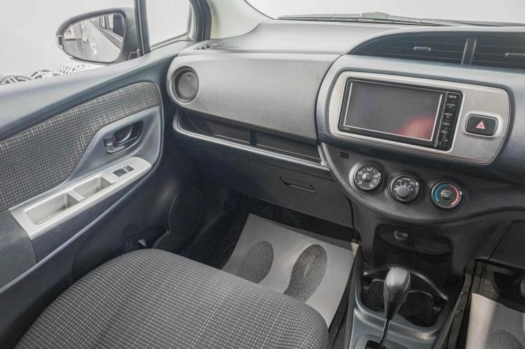 Toyota Vitz 21 из 25
