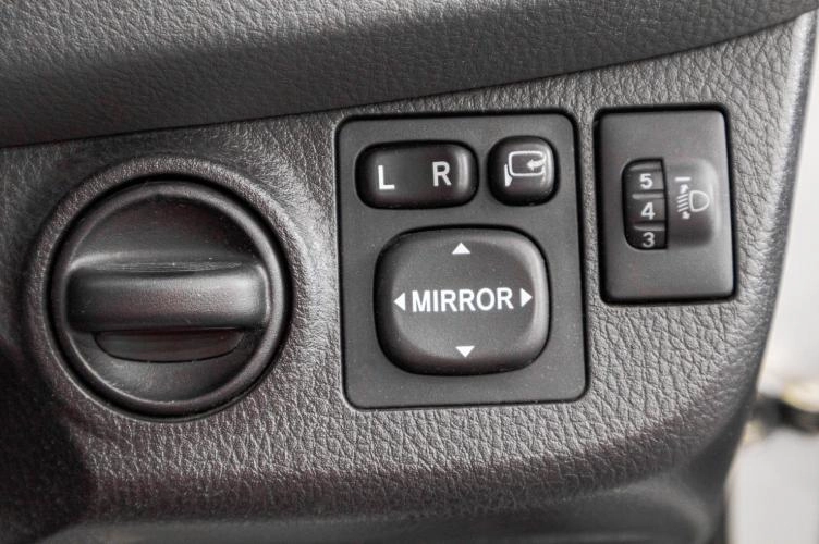 Toyota Vitz 13 из 25