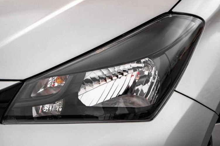 Toyota Vitz 8 из 25
