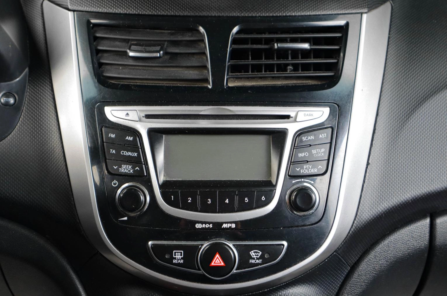 Hyundai Solaris 16 из 18