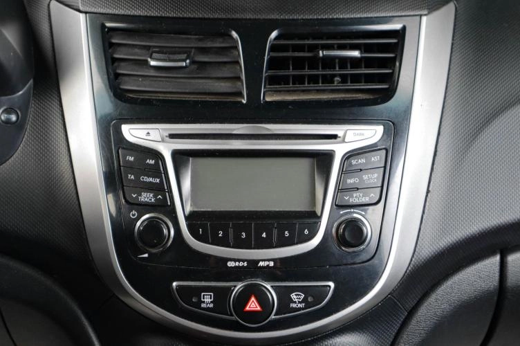 Hyundai Solaris 16 из 18