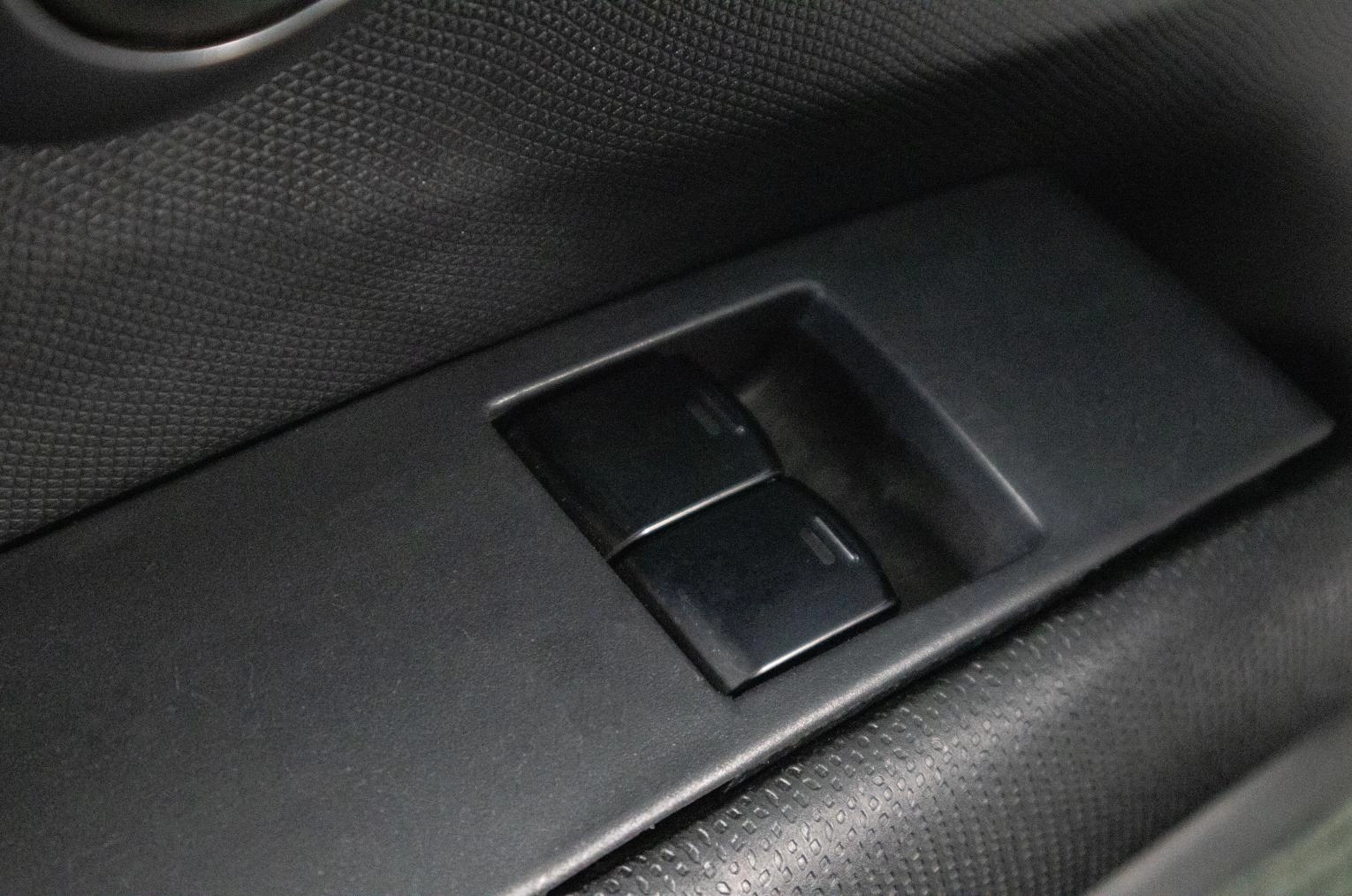 Nissan Micra 7 из 16