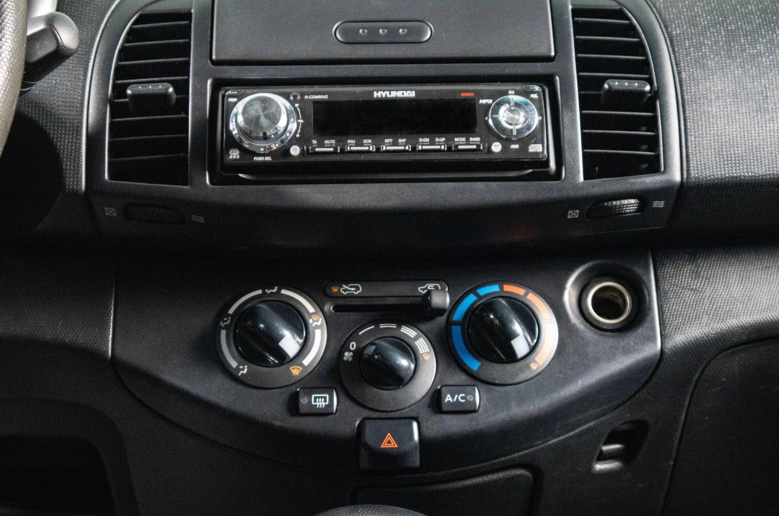 Nissan Micra 13 из 16