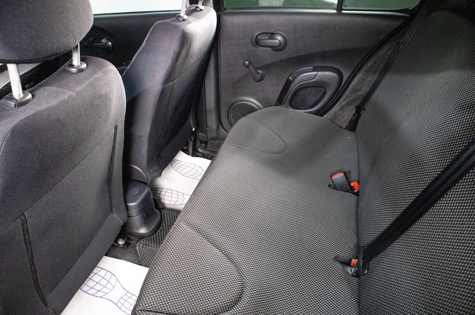 Nissan Micra 15 из 16