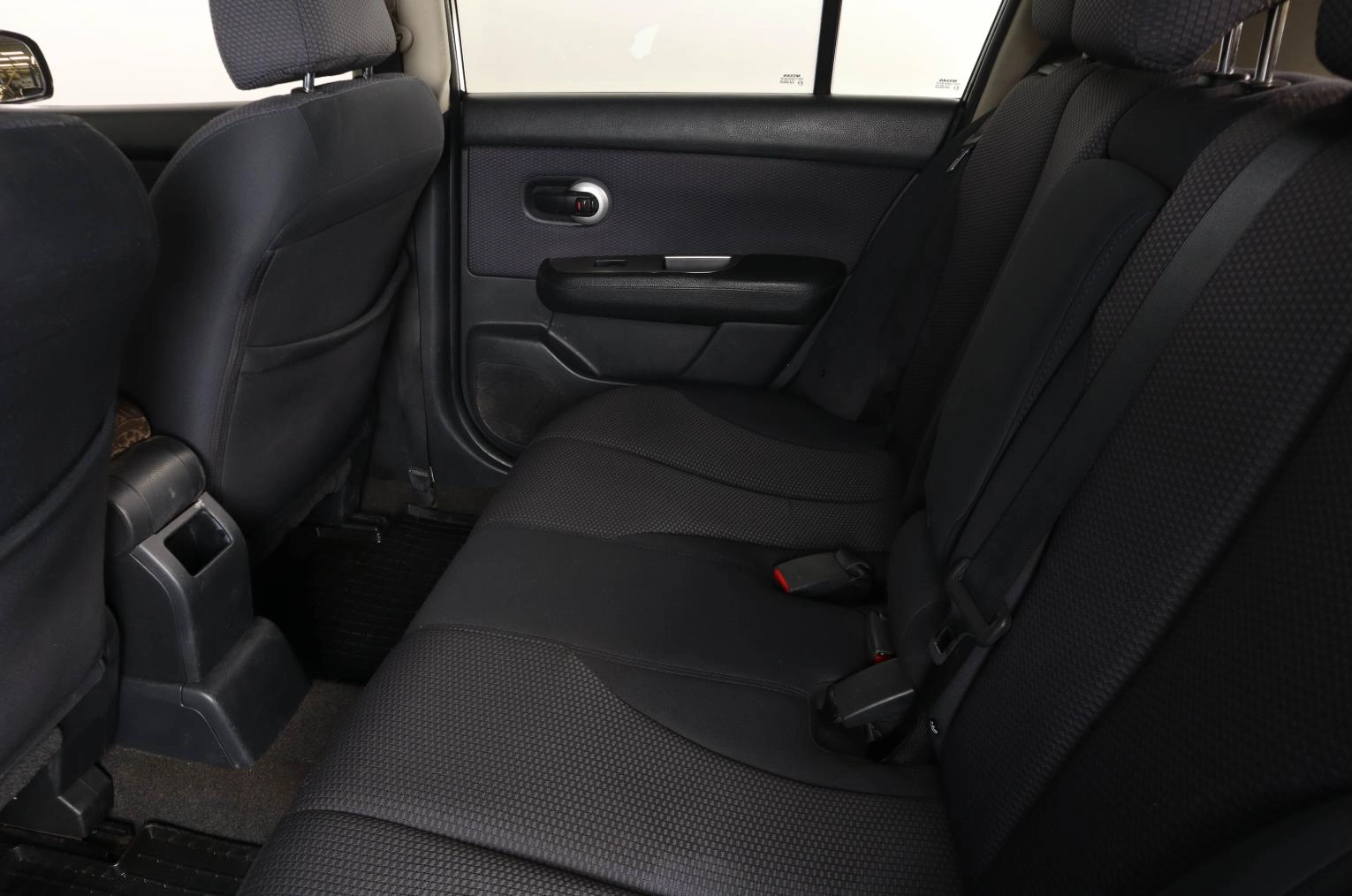 Nissan Tiida 9 из 20