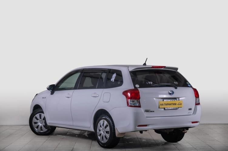 Toyota Corolla Fielder 5 из 5
