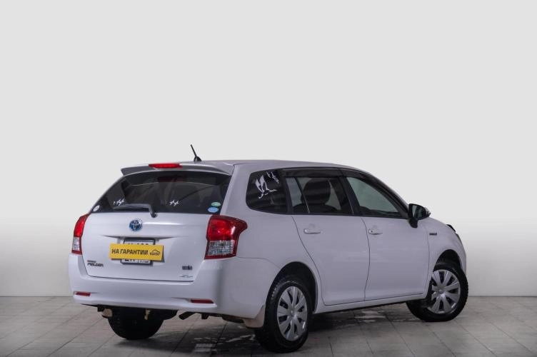 Toyota Corolla Fielder 6 из 6