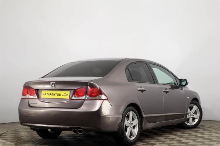 Honda Civic 4 из 6