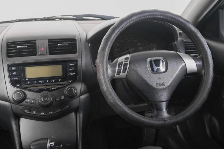 Honda Accord 14 из 19