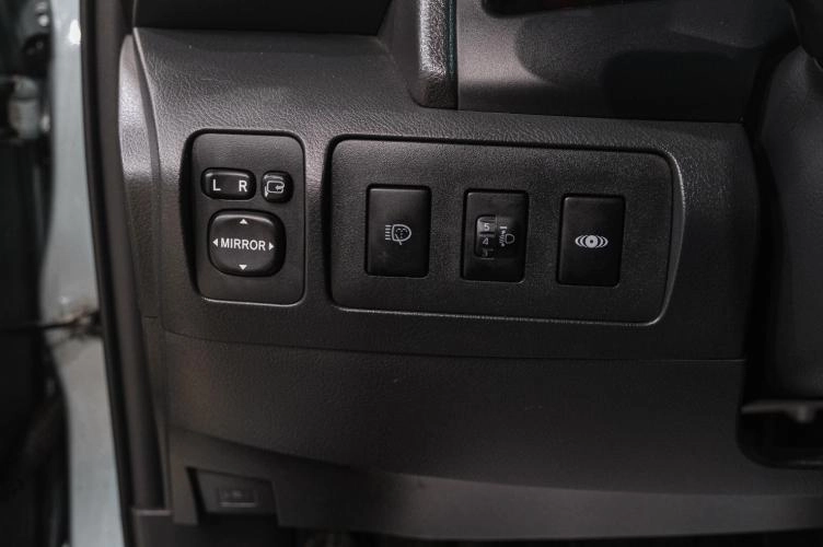 Toyota Camry 2 из 5