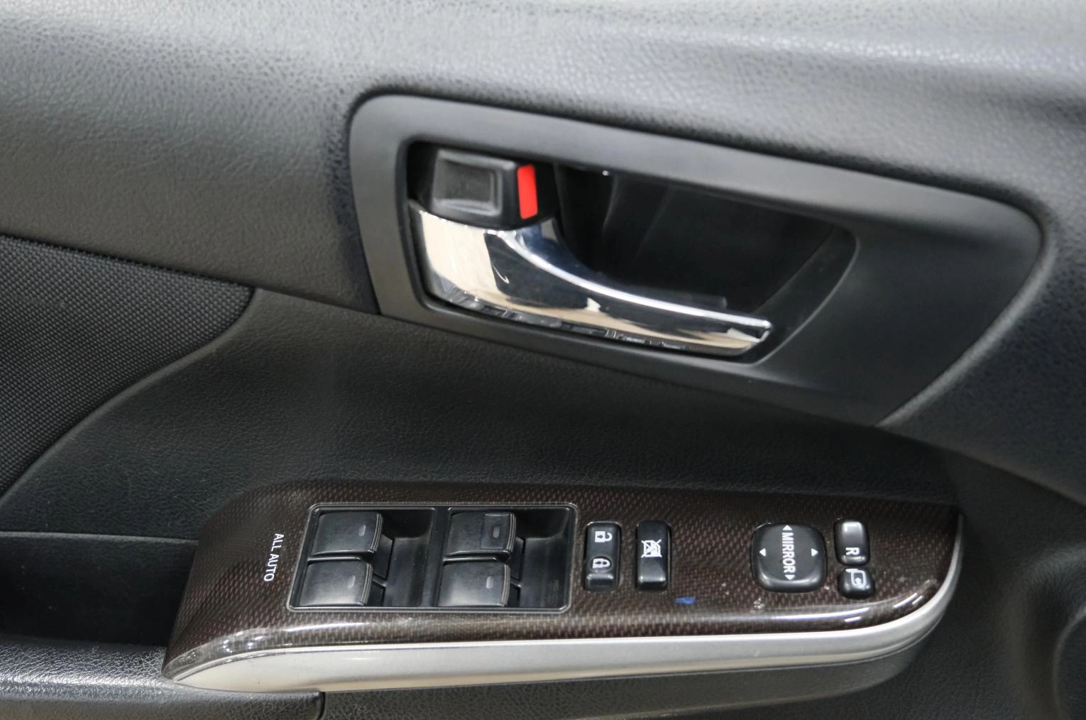 Toyota Camry 8 из 24