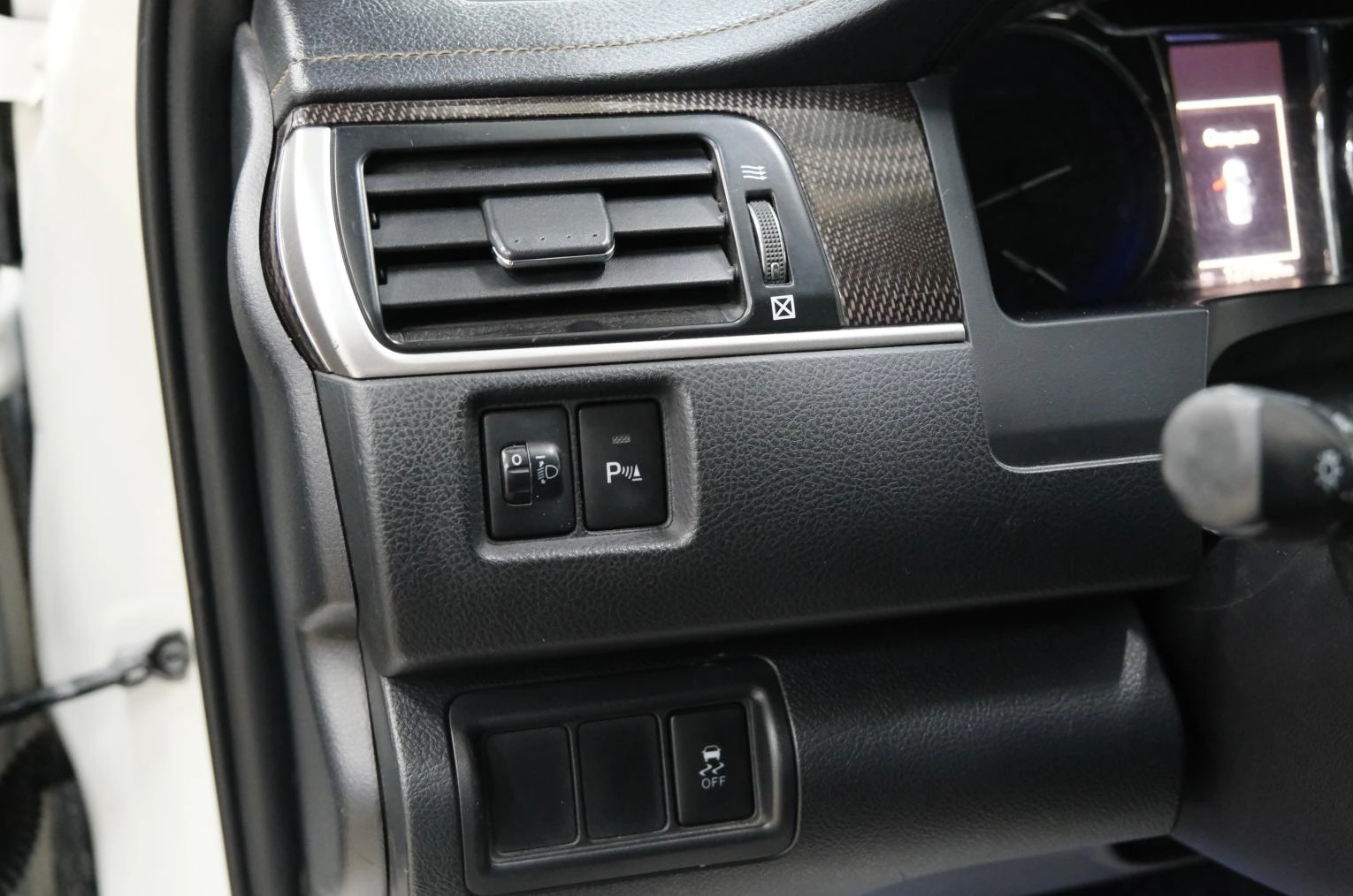 Toyota Camry 9 из 24