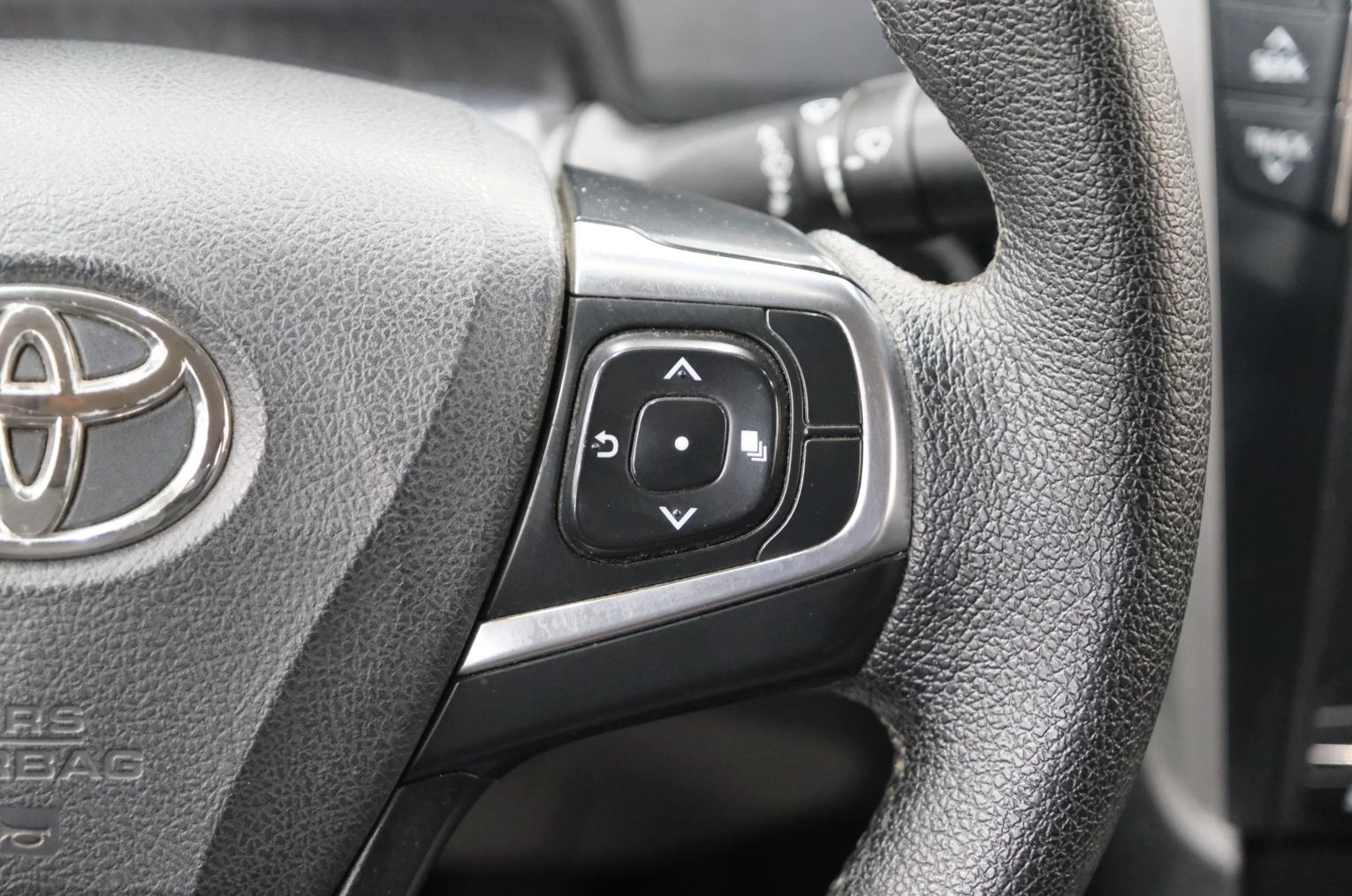 Toyota Camry 14 из 24