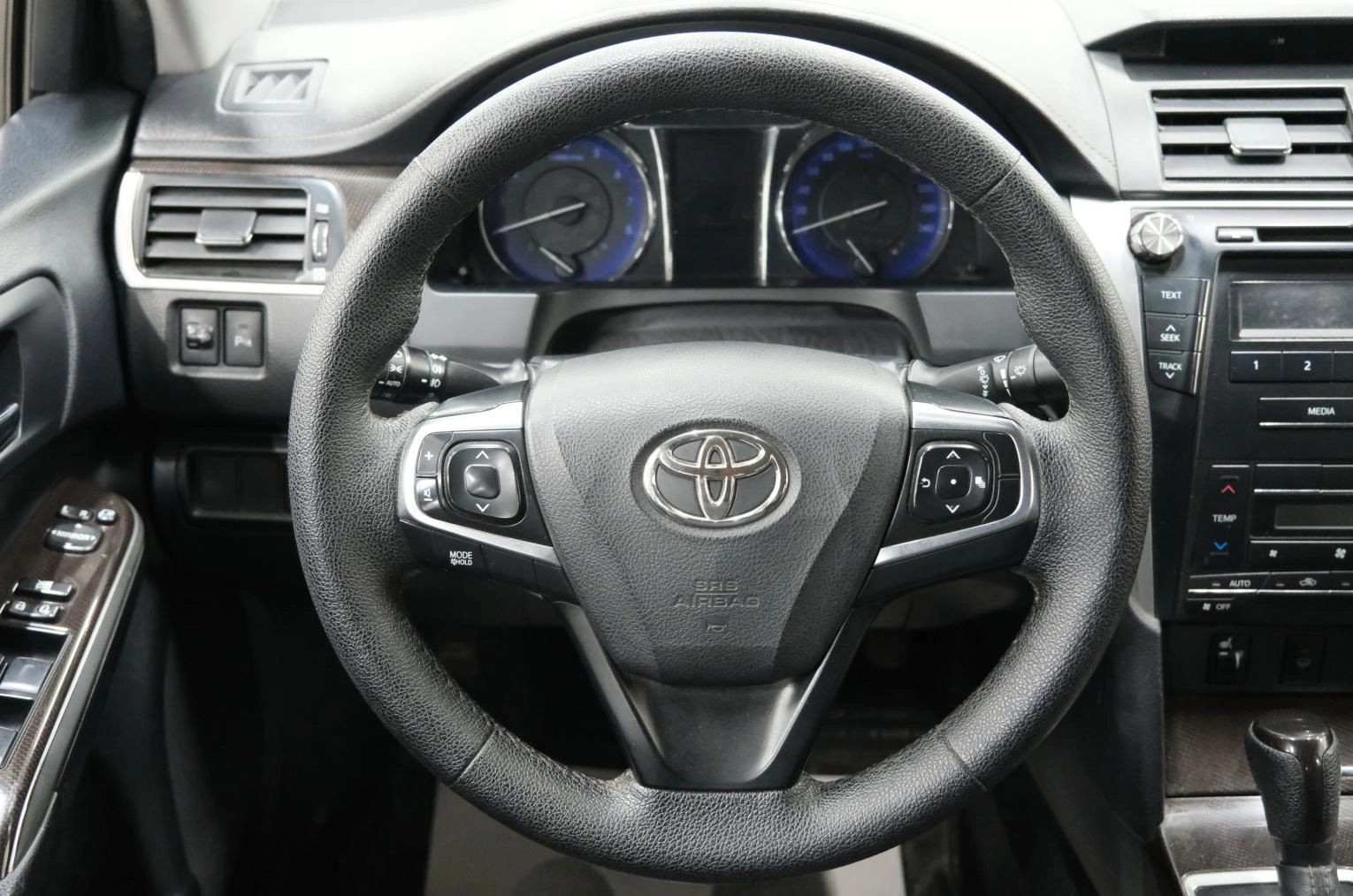 Toyota Camry 12 из 24