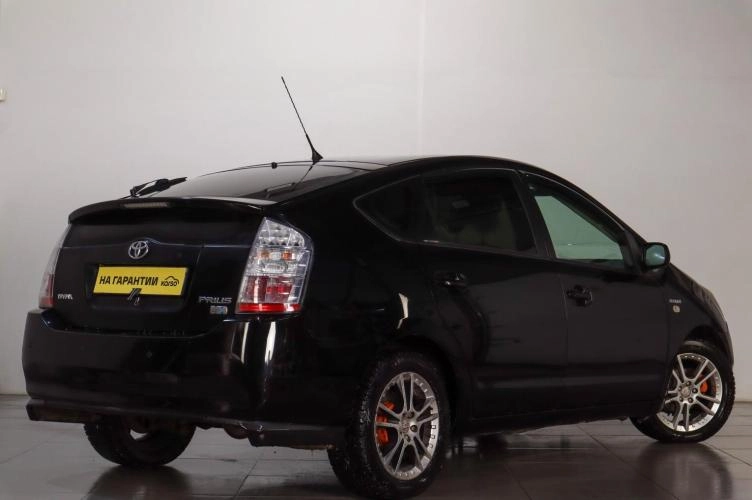 Toyota Prius 4 из 5