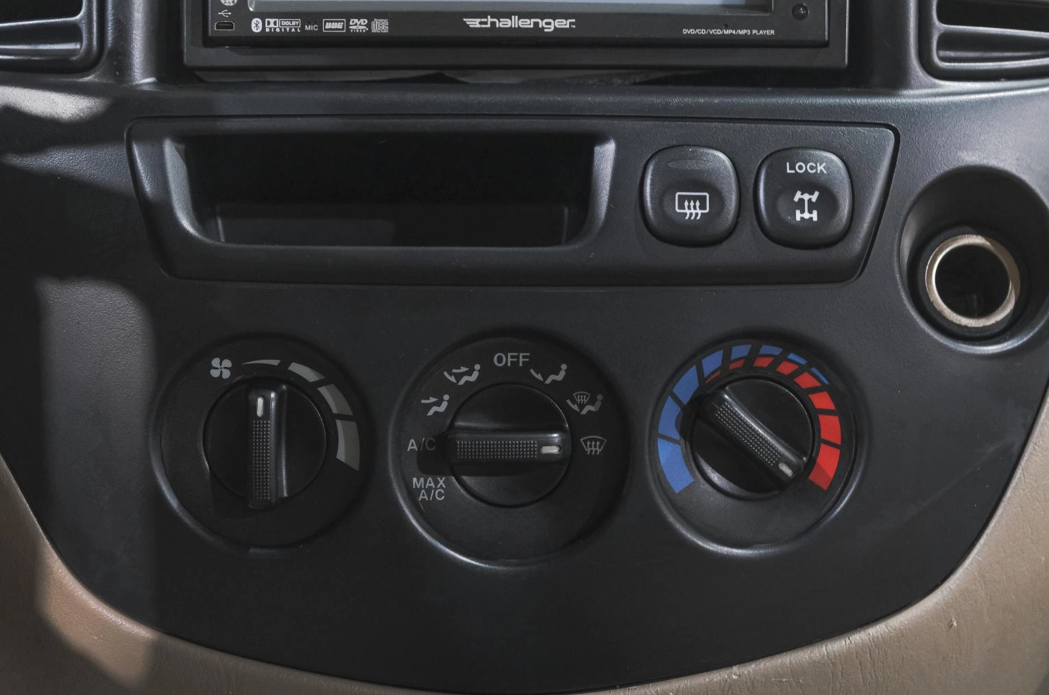 Mazda Tribute 18 из 24