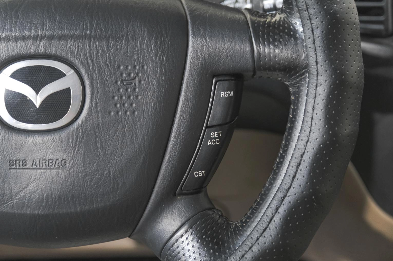 Mazda Tribute 14 из 24