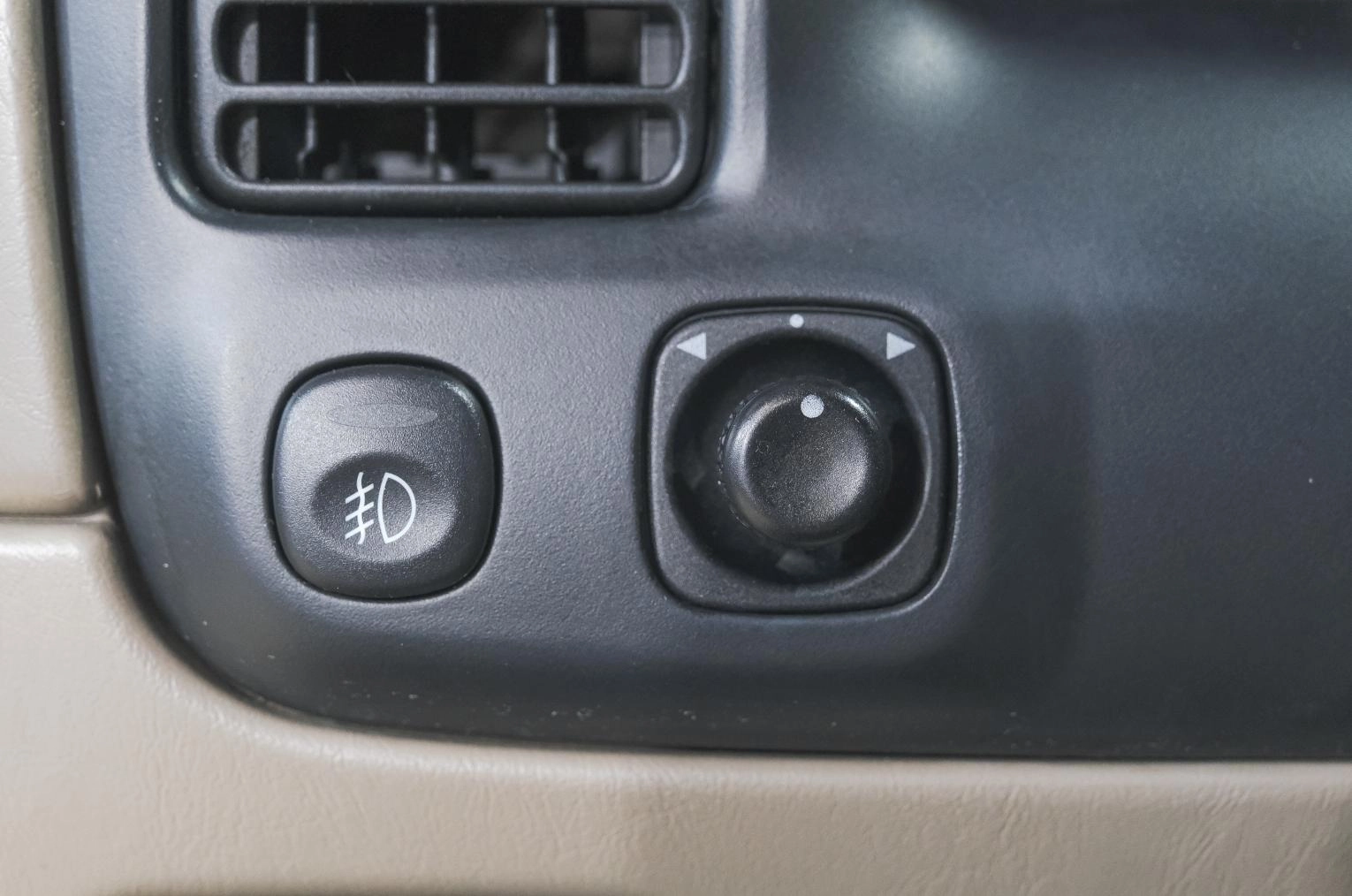 Mazda Tribute 20 из 24