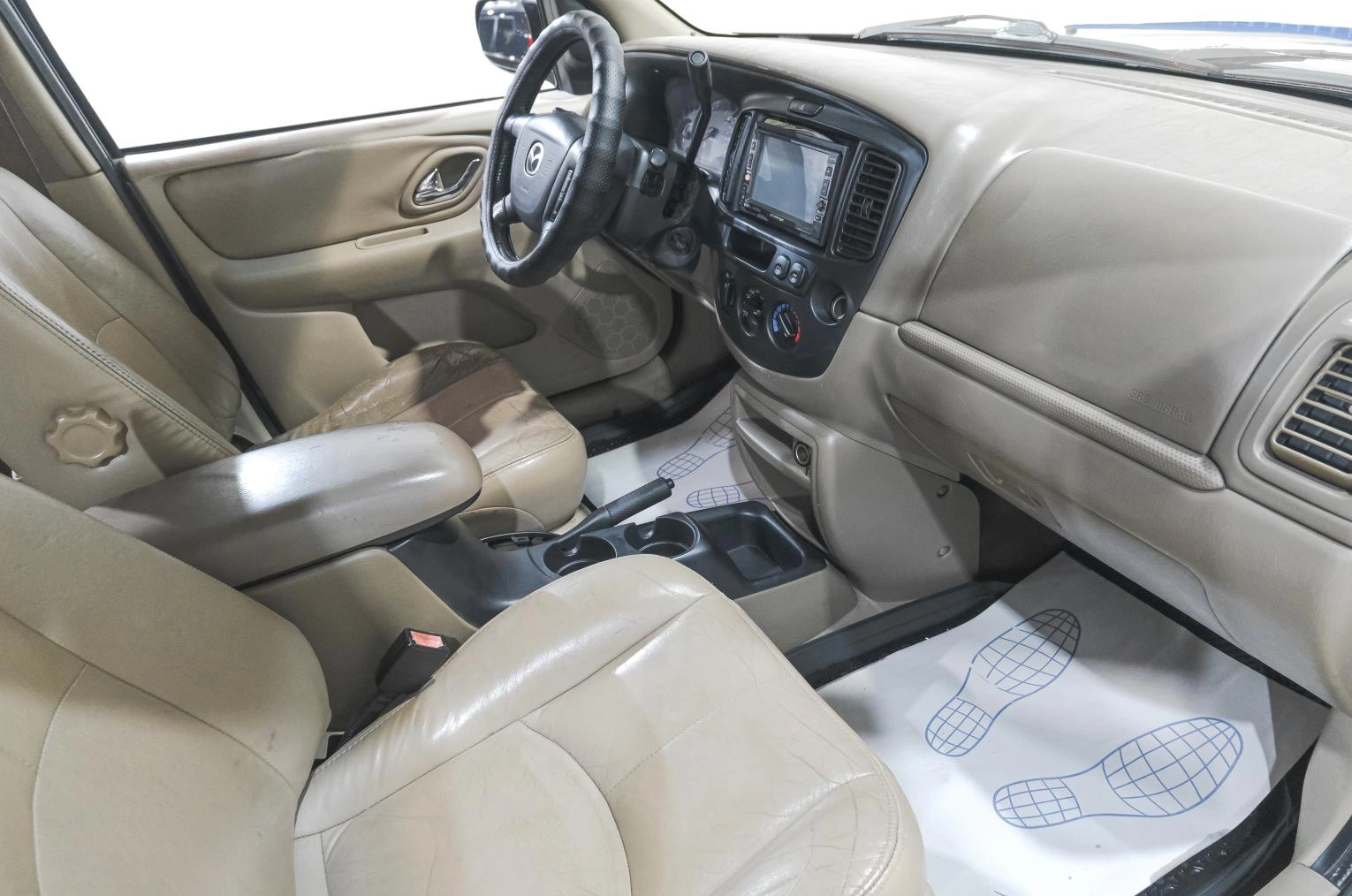 Mazda Tribute 8 из 24