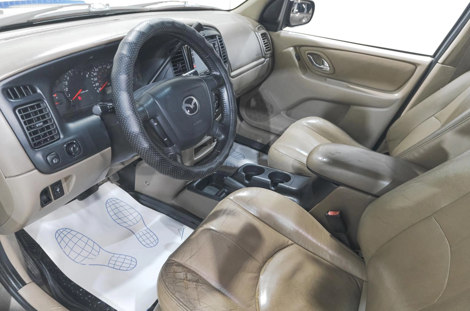Mazda Tribute 7 из 24