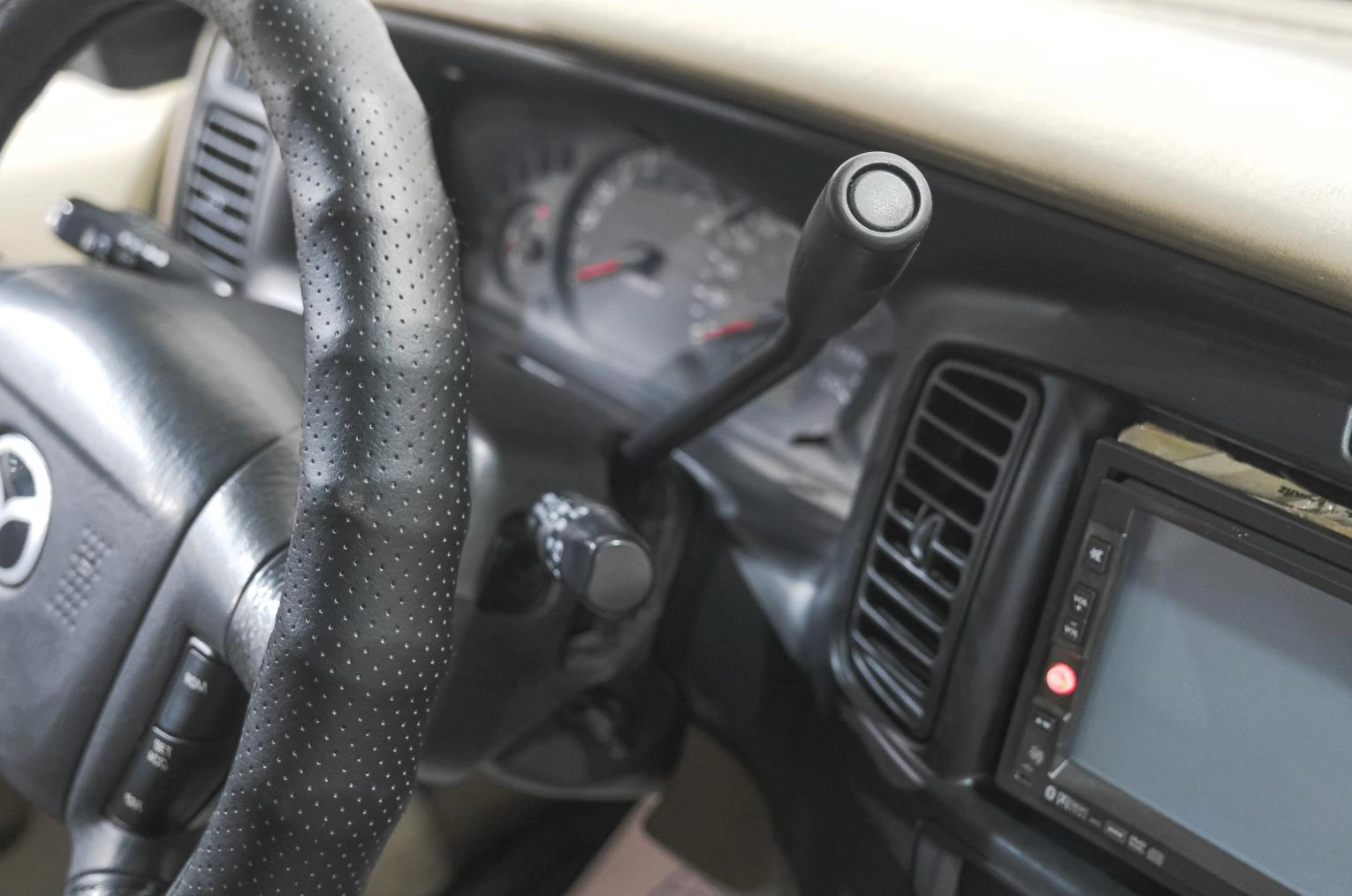 Mazda Tribute 16 из 24