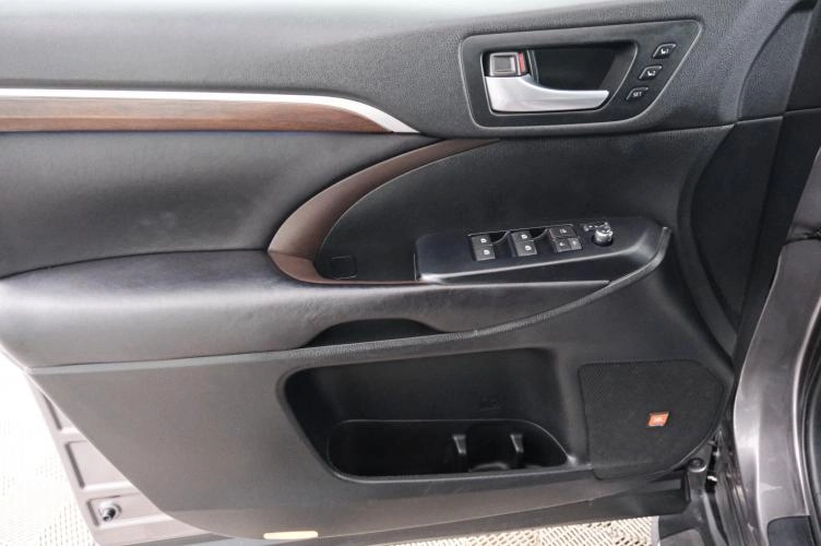 Toyota Highlander 23 из 27