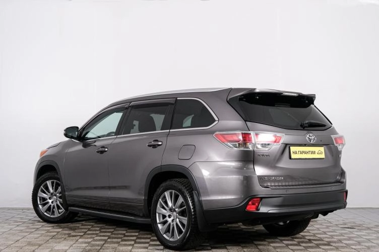 Toyota Highlander 4 из 5