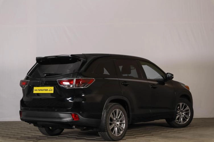 Toyota Highlander 4 из 6