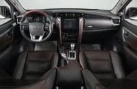 Toyota Fortuner 14 из 21