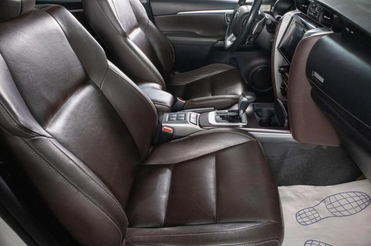 Toyota Fortuner 9 из 21
