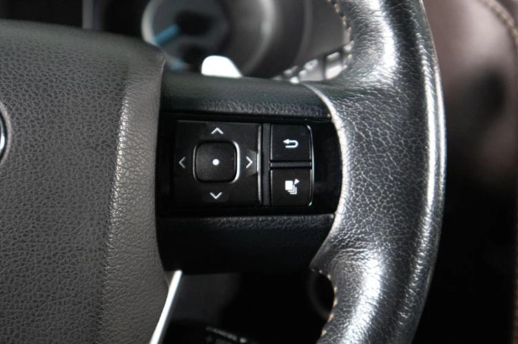 Toyota Fortuner 13 из 21