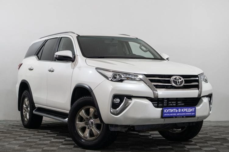 Toyota Fortuner 1 из 5